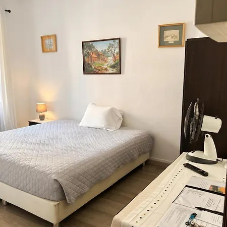 Charming In 20 M² With Sunny Terrace Апартаменты Фуншал